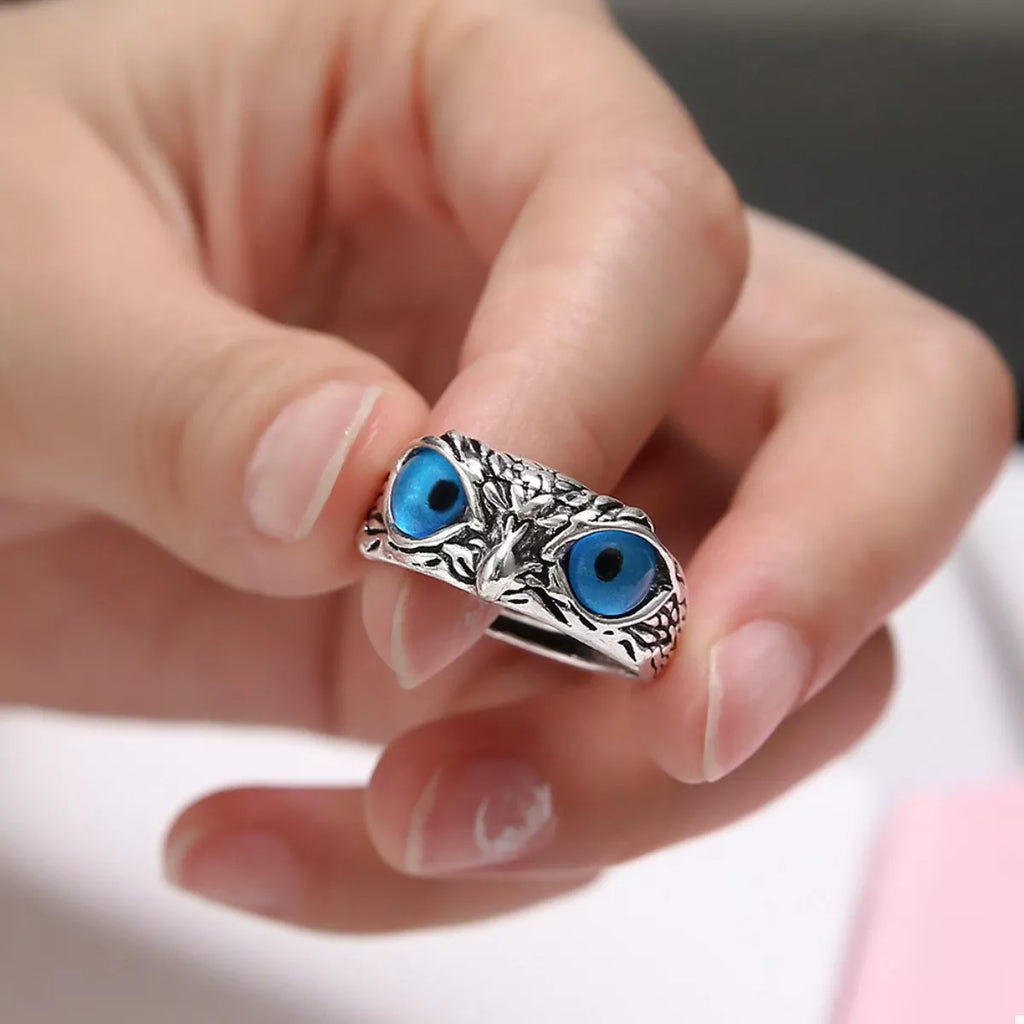 Blue Owl Eyes Silver Plated Ring