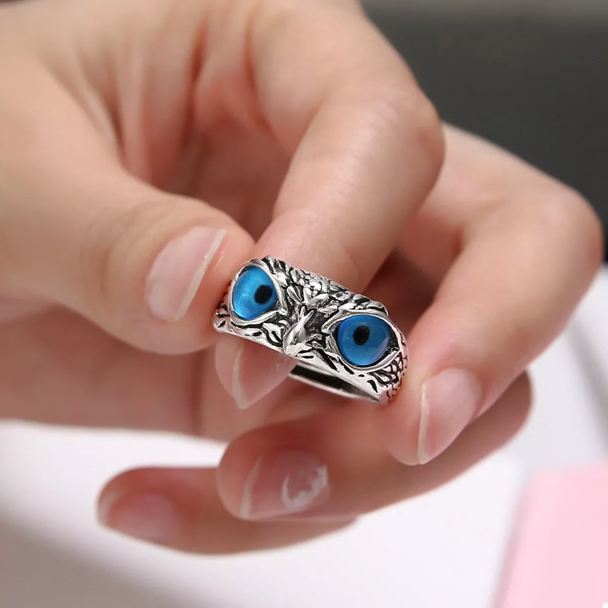 Blue Owl Eyes Silver Plated Ring