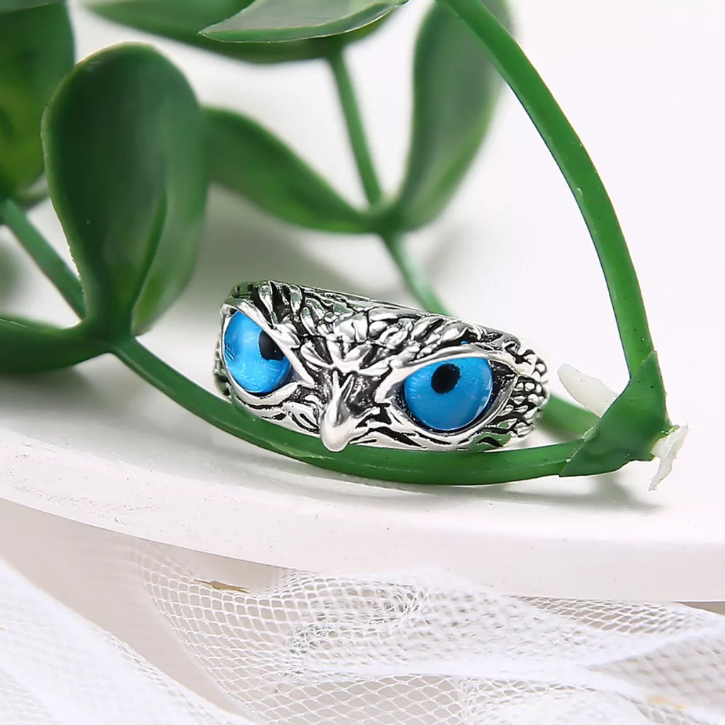 Blue Owl Eyes Silver Plated Ring