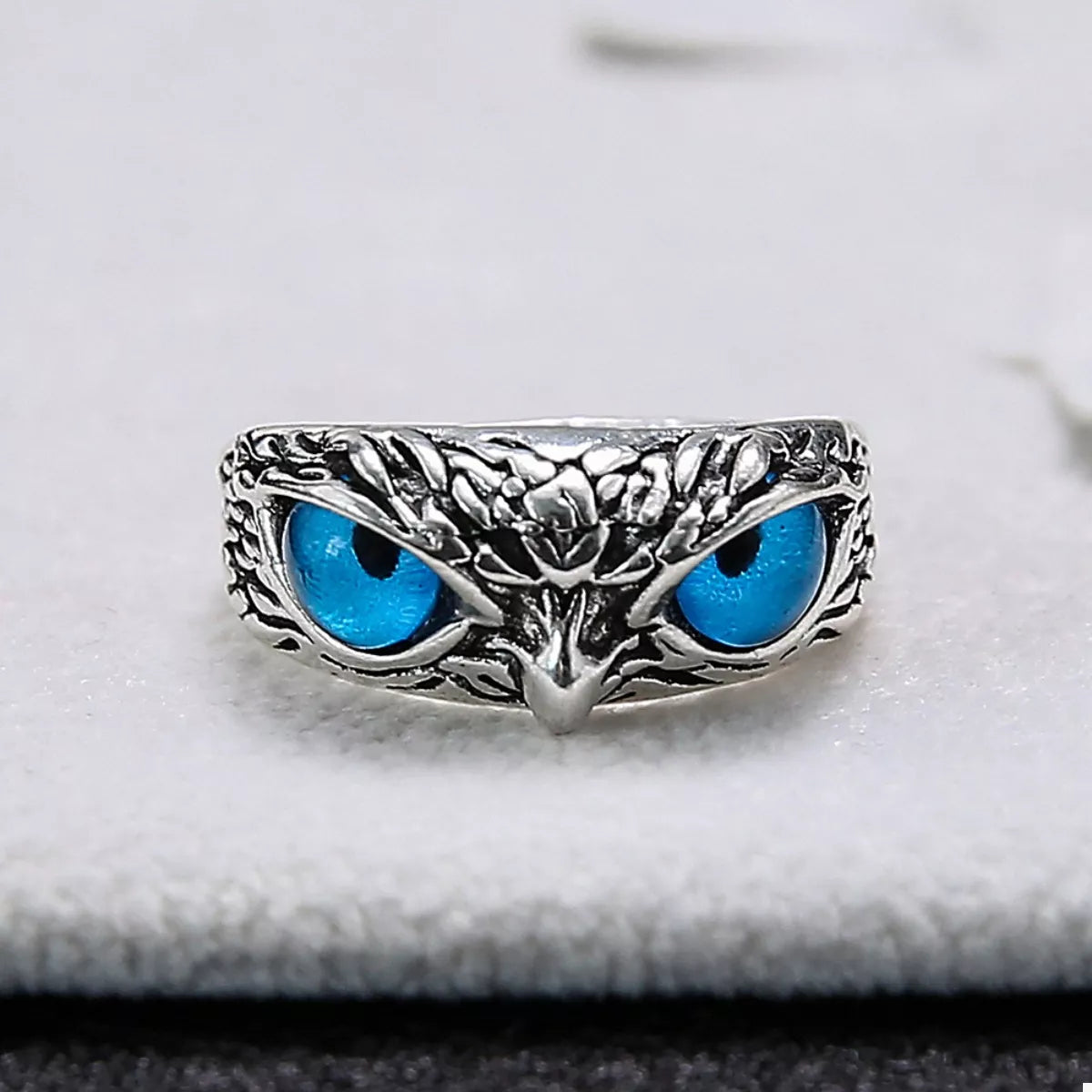 Blue Owl Eyes Silver Plated Ring